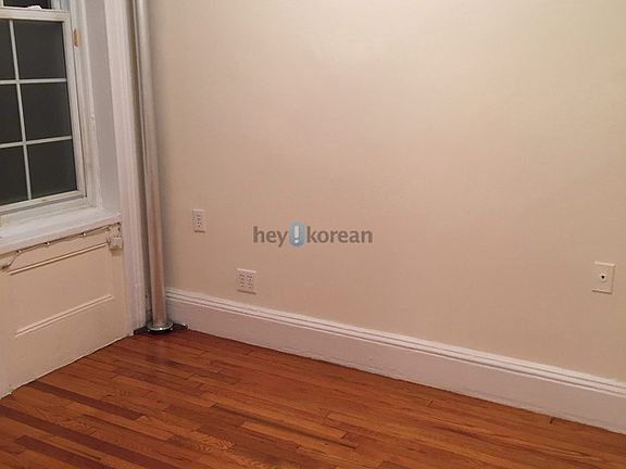 3rd image of 226 E 59th St APT 5RE