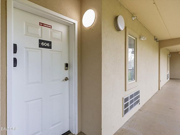 2nd image of 413 Baskins Creek Rd #606