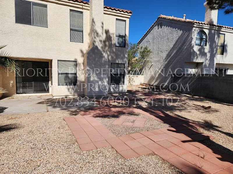 3 bed, 2.5 bath, 1513 sqft, $1,875 — Photo 3