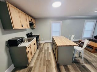 104 E Main St #2, Conway, NH 03818