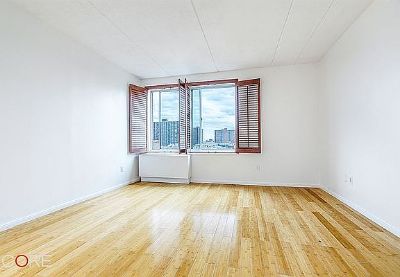 3rd image of 68 Bradhurst Ave Penthouse 1