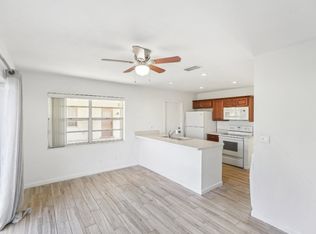 4 Parkwood Villas Ct #4, Lehigh Acres, FL 33936