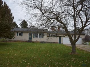 145 Meadow Ln, Tekonsha, MI 49092