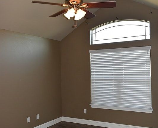 4th image of 3219 Baumann Ave