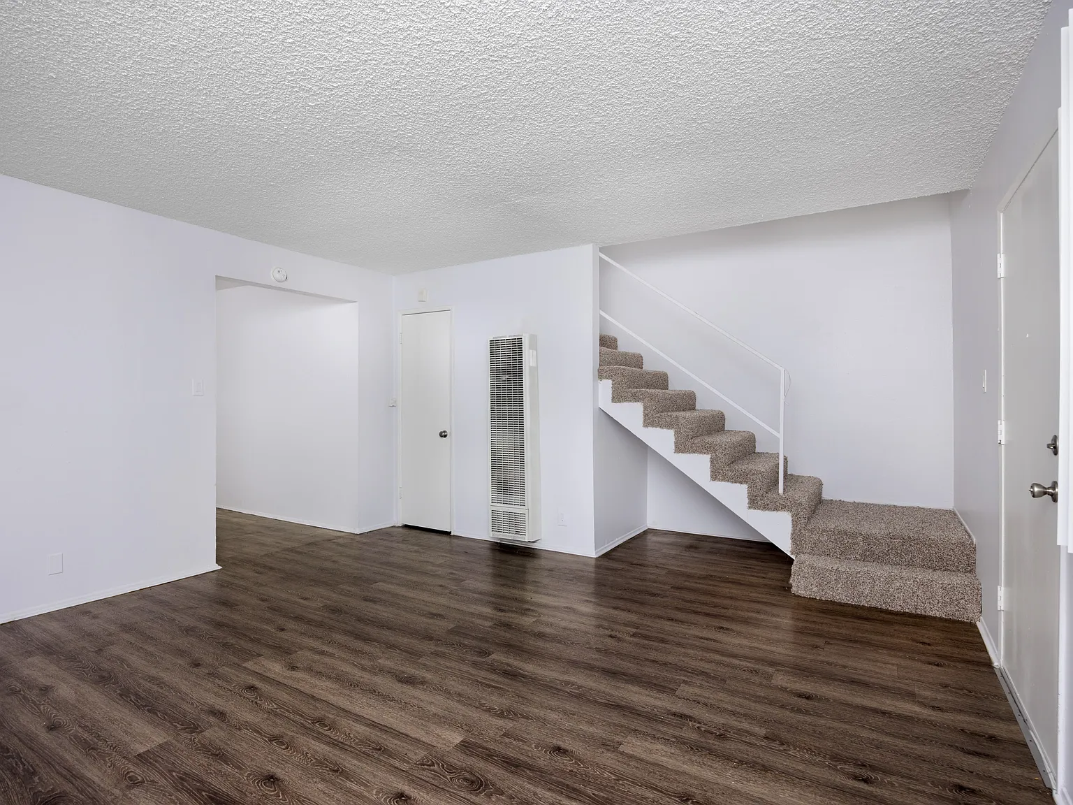 Eucalyptus Apartments — Photo 4