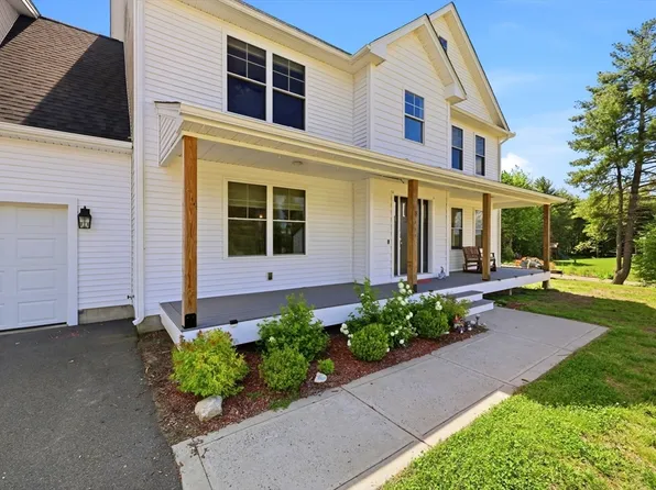 18 Woodland Ln, Belchertown, MA 01007