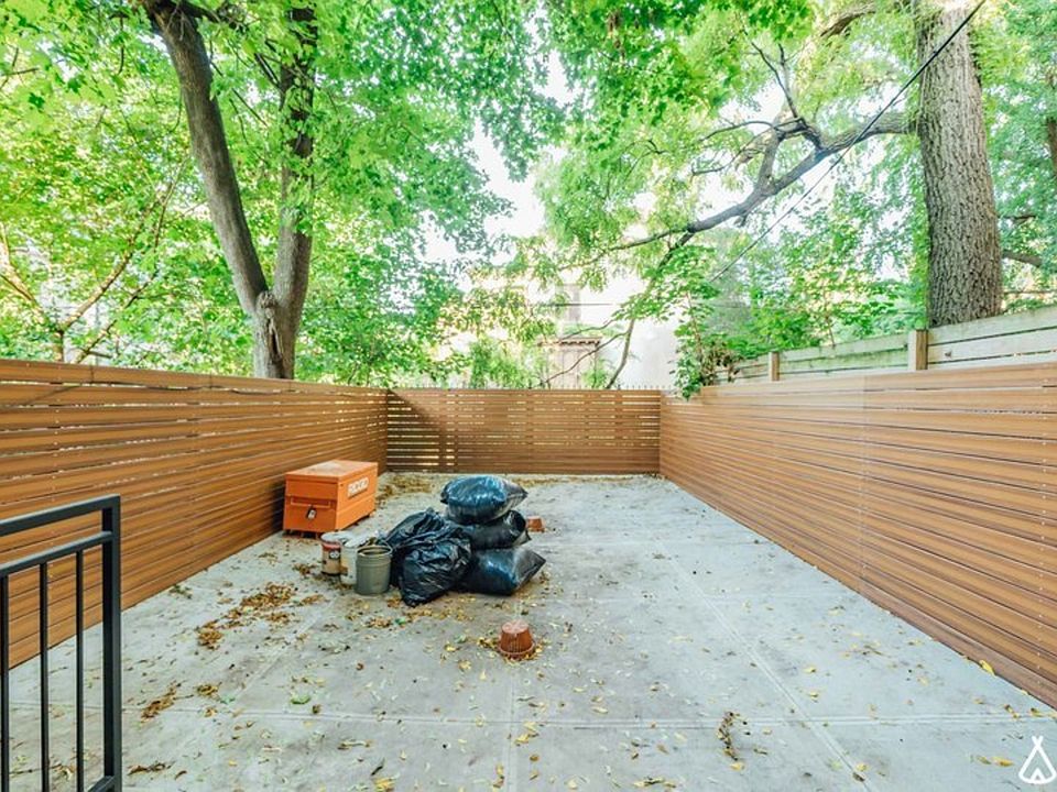 1st image of 471 Tompkins Ave #1E