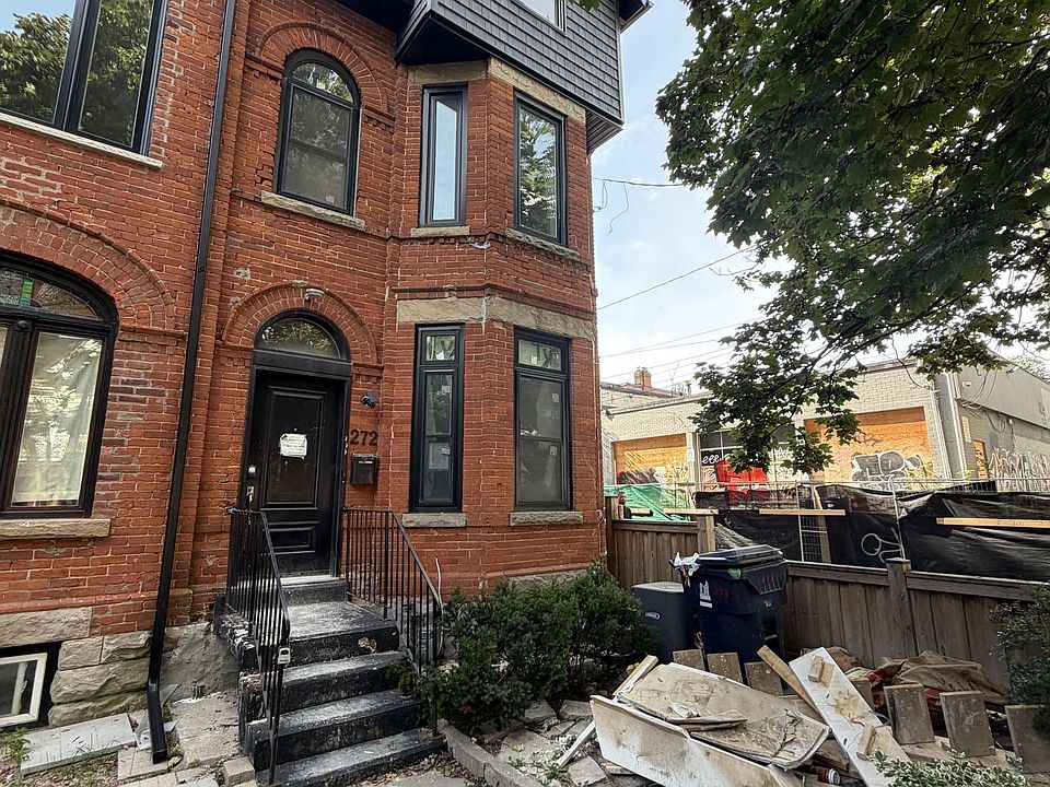1st image of 272 Seaton St