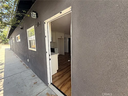 5472 N Mountain View Ave Photo 1