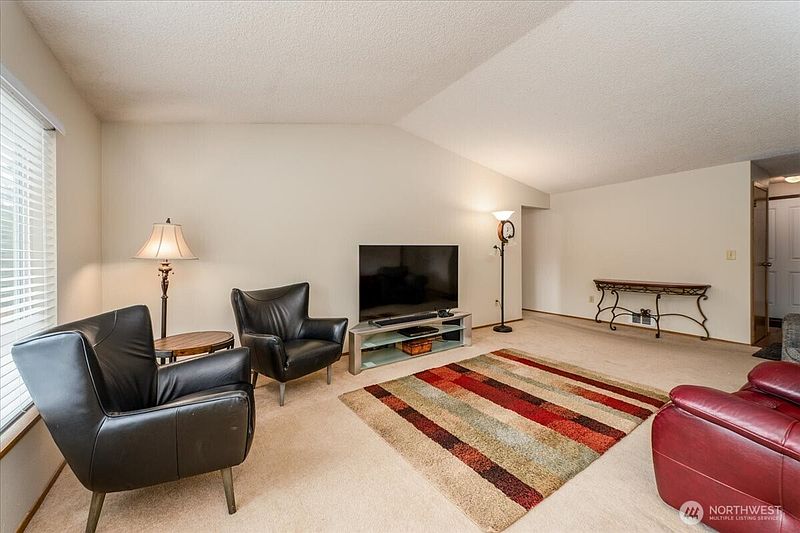 5th image of 5027 126th Street SE