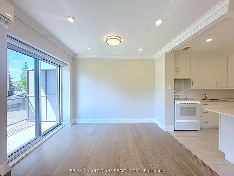 135 Allan St #204 — Photo 5