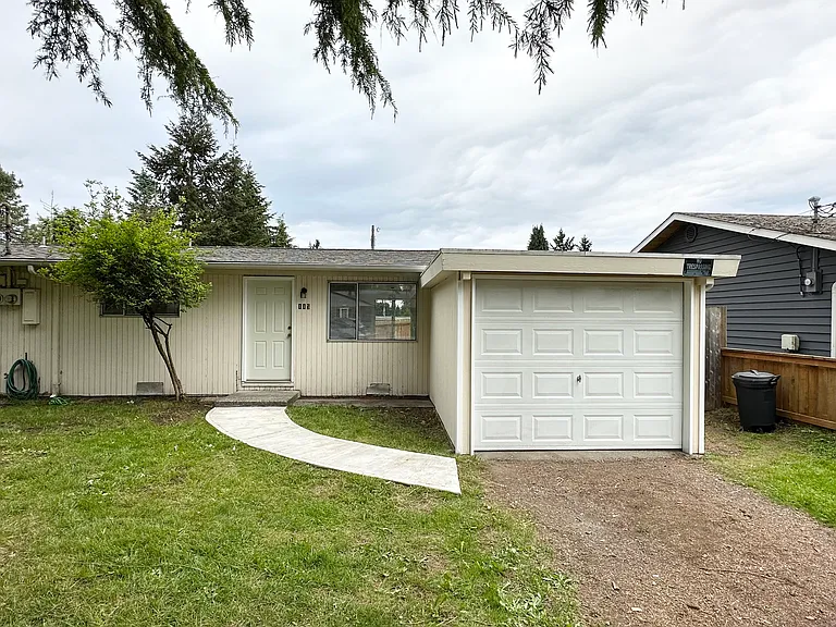 115 Barbara Ln — Photo 1