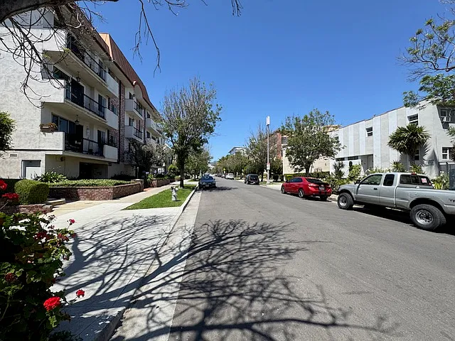 337 S Elm Dr #4 — Photo 38