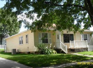 408 Parkview Dr, Nebraska City, NE 68410