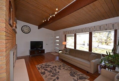 5th image of 10808 Octavia Ave