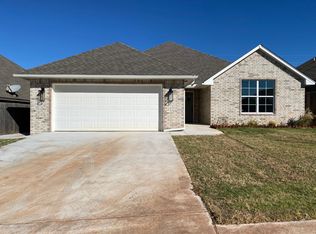 2105 SE 5th St, Moore, OK 73160