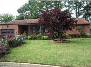 2404 Armor Ln, Chesapeake, VA 23325