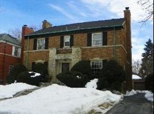 9211 S Oakley Ave, Chicago, IL 60643