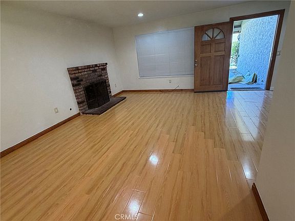 4th image of 8652 Willow Dr
