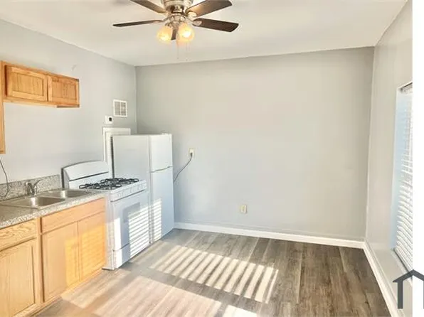 1152 Dr W J Hodge St #J-4, Louisville, KY 40210