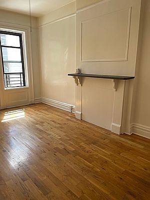 3rd image of 230 W 135th St APT 4