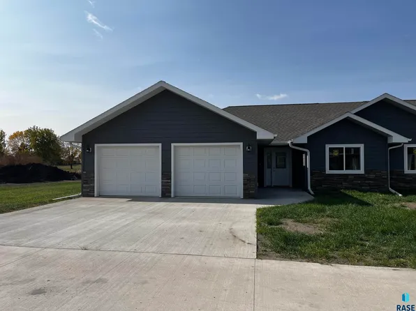 115 W Lafayette Ave, Flandreau, SD 57028