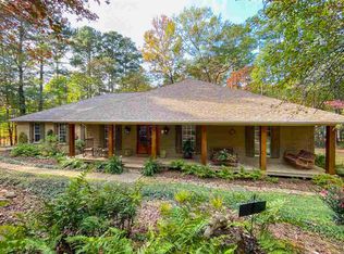 381 Lakeway Dr, Brandon, MS 39047