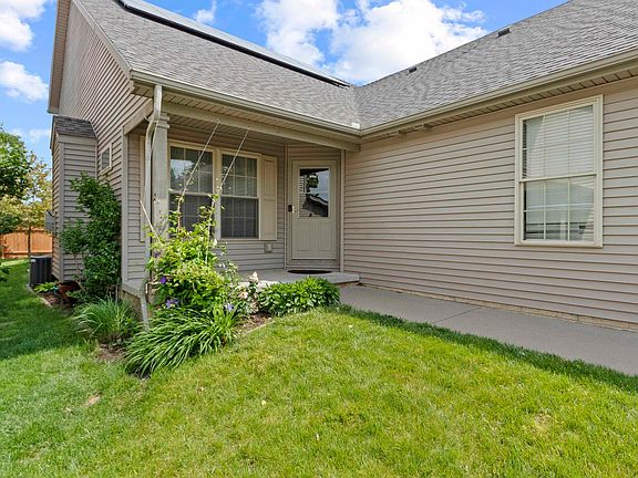 3rd image of 2213 W Kenfield Ct