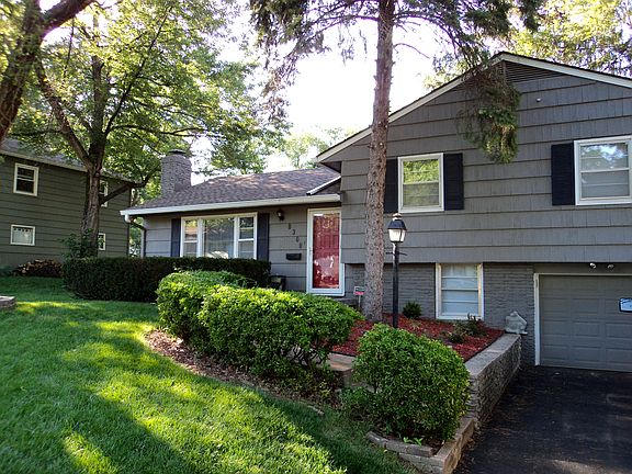 2nd image of 8300 W 92nd Ter