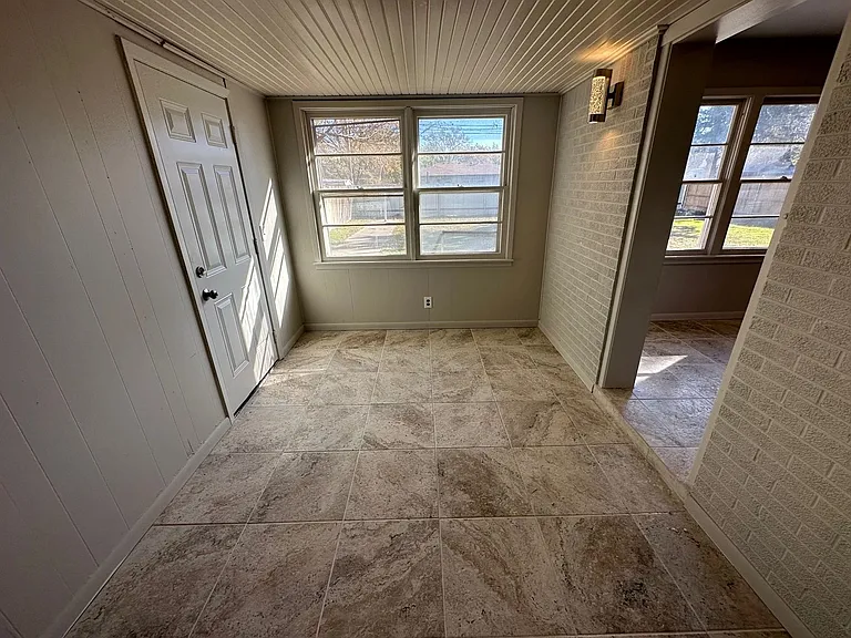 3609 S Lamar St — Photo 22