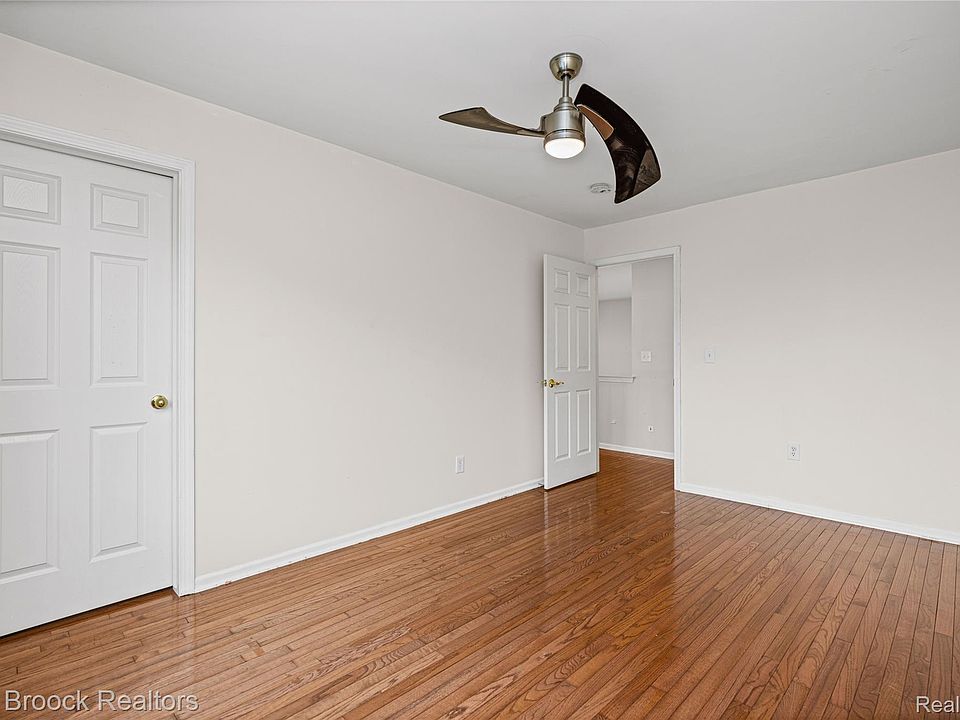 41605 Burroughs Ave, photo 28