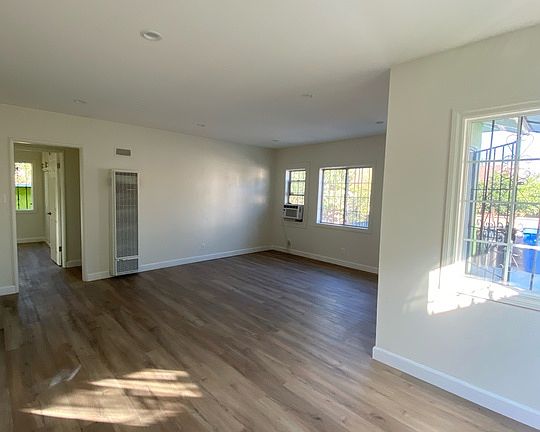 3rd image of 3107 Gleason Ave #1