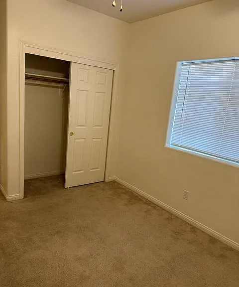 513 Yellow Meadow Ct #A — Photo 12