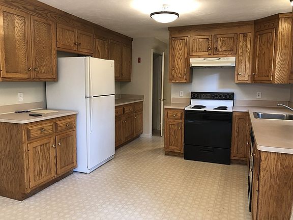 2nd image of 33 Parkhurst St #1