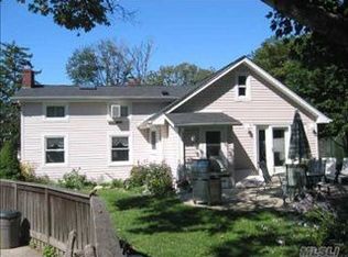 11 Beverly Ave, East Patchogue, NY 11772