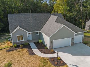1095 Switchfoot Dr, Huntertown, IN 46748