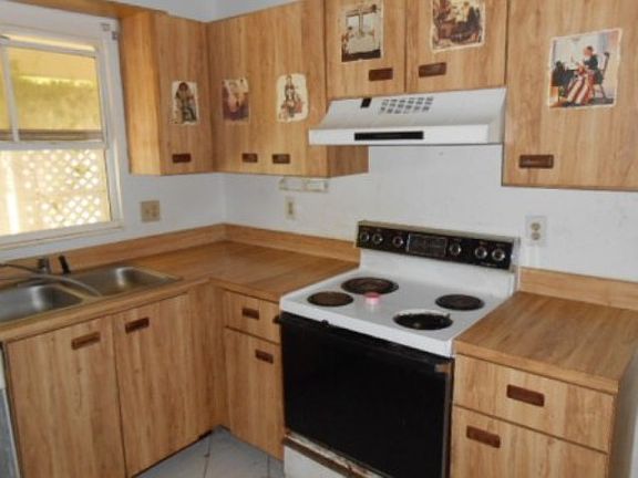 4th image of 4325 SW 72nd Ter