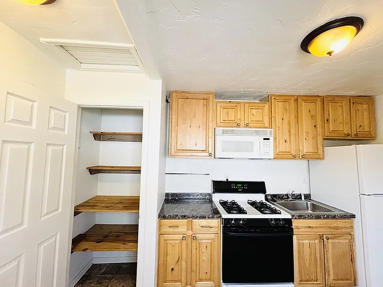 119 E Leslie Ave #2 — Photo 3