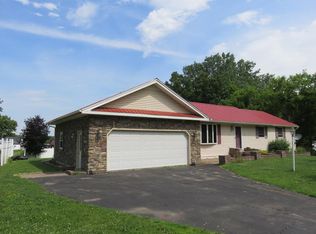 107 S Grasse River Rd, Massena, NY 13662