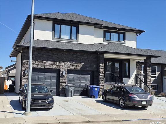 3rd image of 319 Roy CRESCENT
