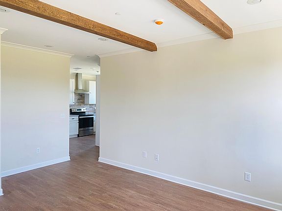 3rd image of 46 Lynn Ln
