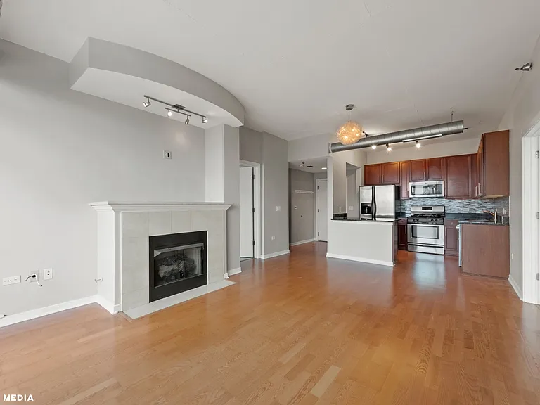 909 W Washington Blvd #1008 — Photo 3