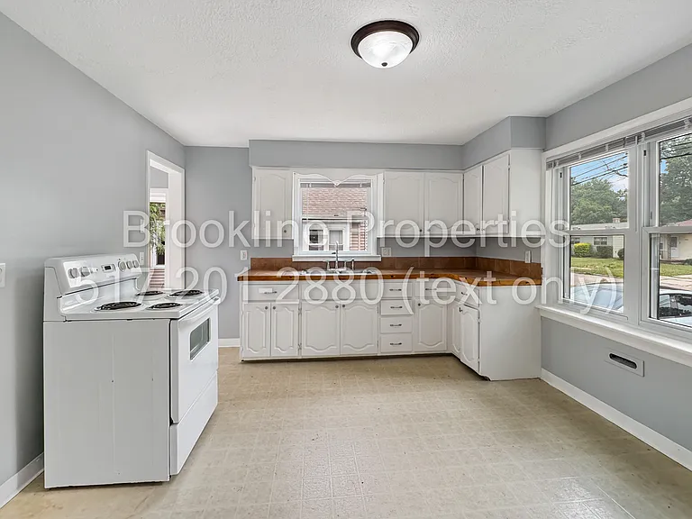 823 Holten St — Photo 12