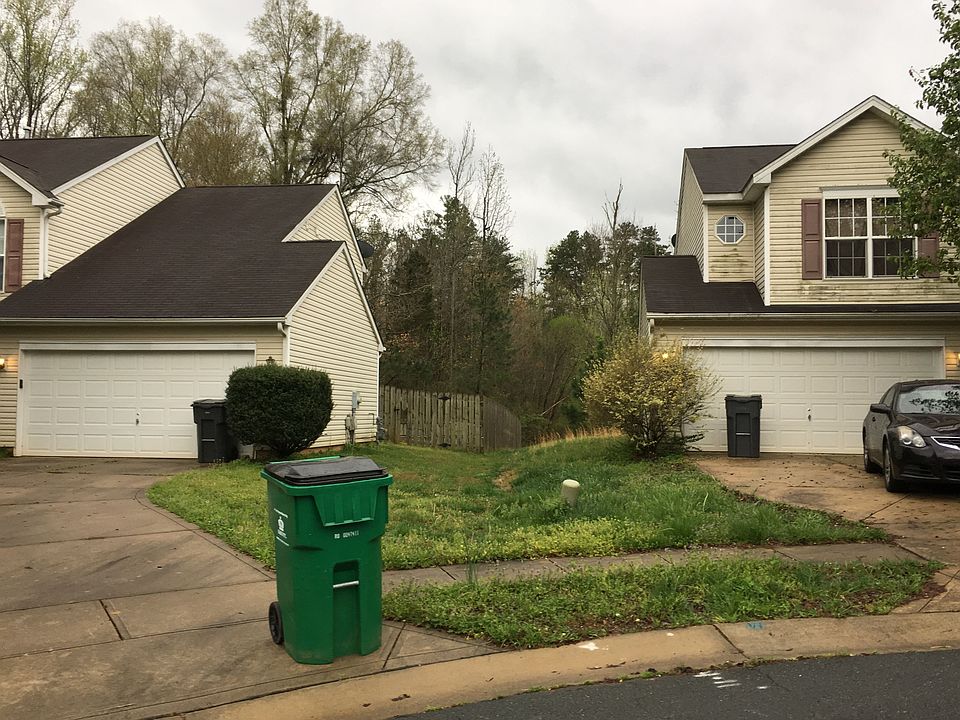 2nd image of 5212 Holbert Cres