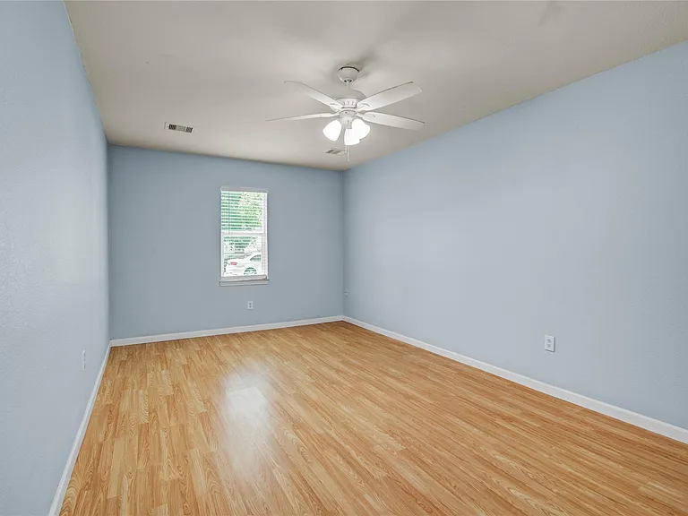 8921 Oak Knoll Ln — Photo 23