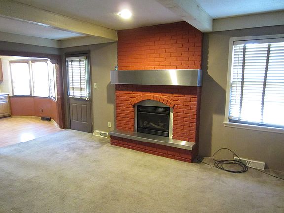 2nd image of 12925 Smalley Ave