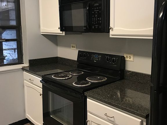 3rd image of 5317 N Kenmore Ave APT 3A