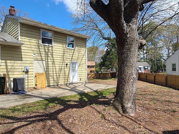 4th image of 105 Armstrong Dr