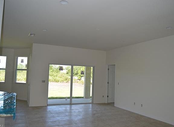 5th image of 1103 Oak Ave