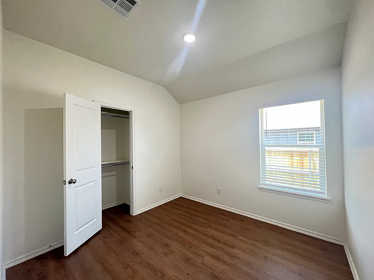10622 SW 17th Ct — Photo 5